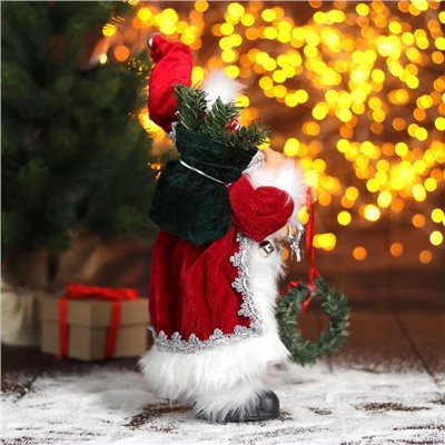 Дед Мороз "В красной шубке с новогодним венком" 16х30 см