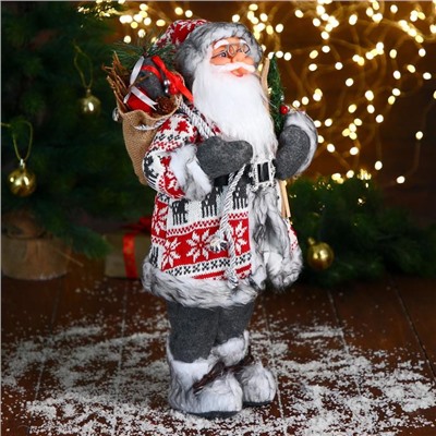 Дед Мороз "В бело-красной шубке с ремешком, с лыжами" 20х45 см