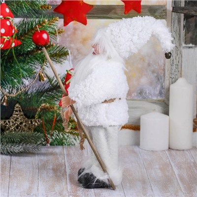 Дед Мороз "В белой шубке, с посохом" 28 см