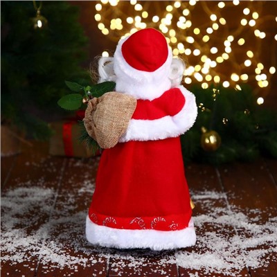 Дед Мороз "В красной шубе, с посохом" 27 см
