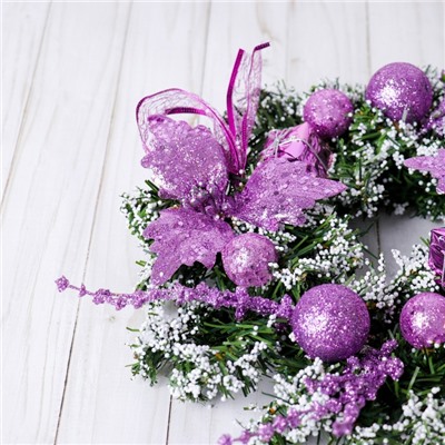 Венок новогодний d-24 см "Шарики и цветы" сиреневый
