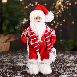 Дед Мороз "В свитере с оленями и с фонариком" 30 см, бело-красный